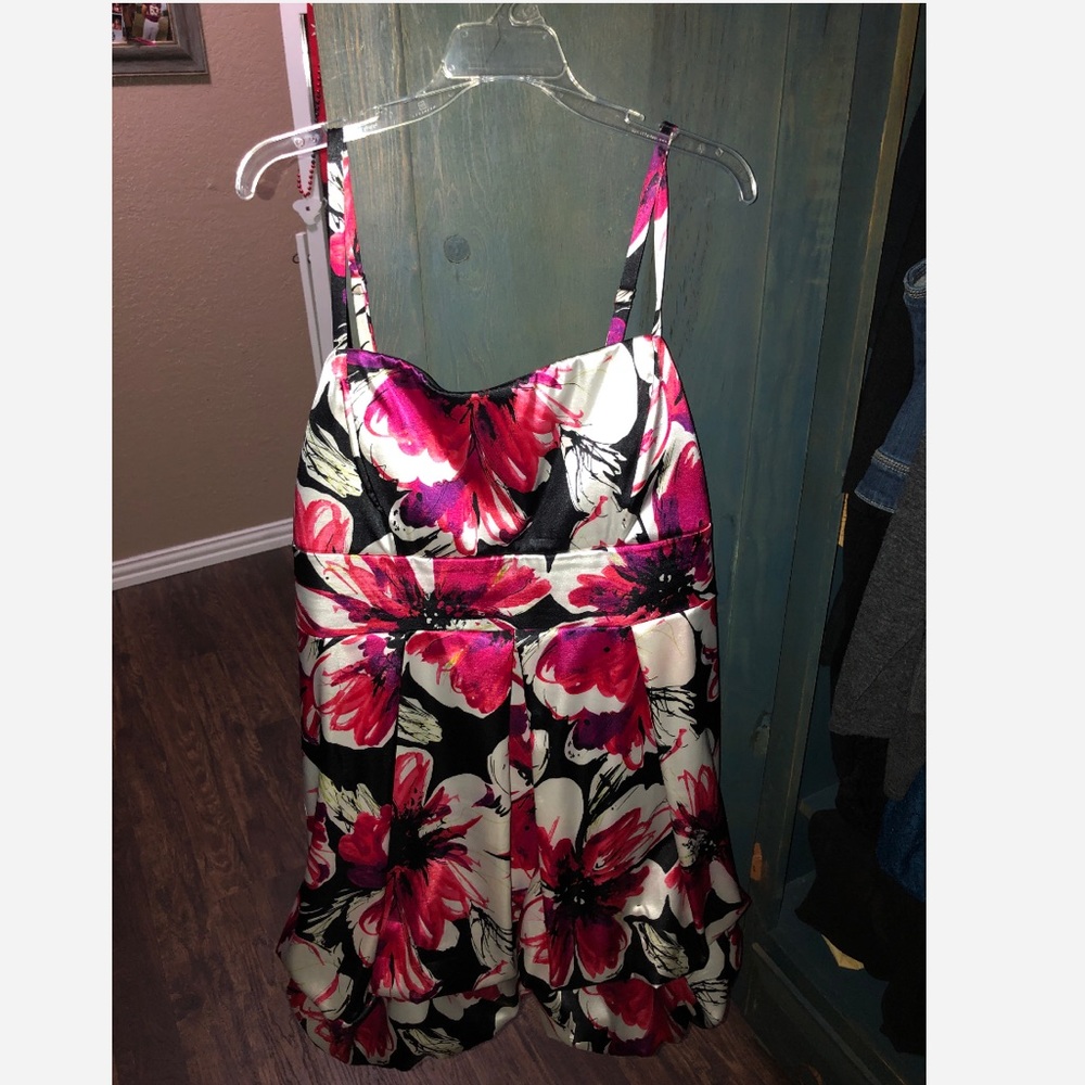 Floral silky dress! Make me an offer!